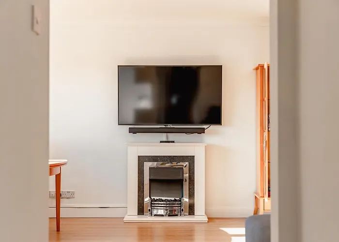 Luxury 2 Bed View Parking Apartment