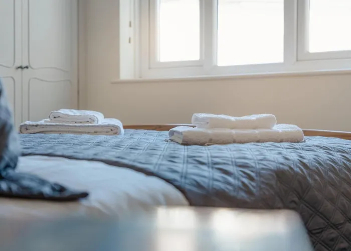 Luxury 2 Bed View Parking